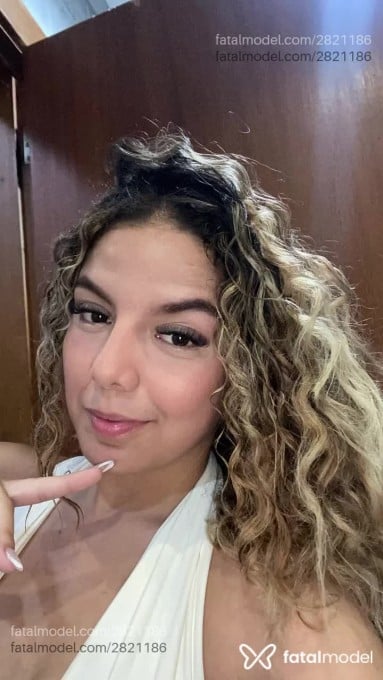 Acompanhante mulher loira (o) de olhos castanhos em Rio de Janeiro Acompanhante mulher loira (o) de olhos castanhos em Rio de Janeiro - Anitta
