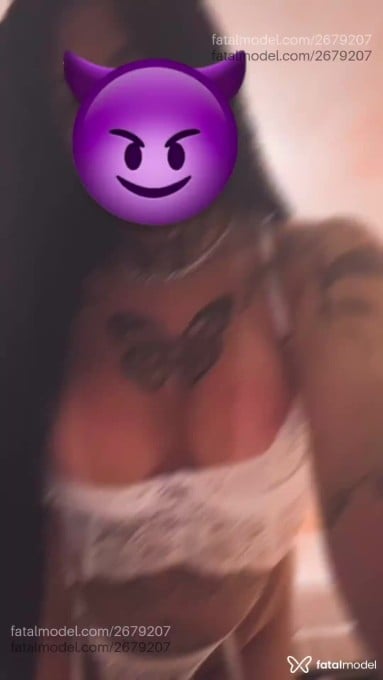 Acompanhante mulher trans morena (o) de olhos castanhos em Nova Friburgo Acompanhante mulher trans morena (o) de olhos castanhos em Nova Friburgo - Allanys
