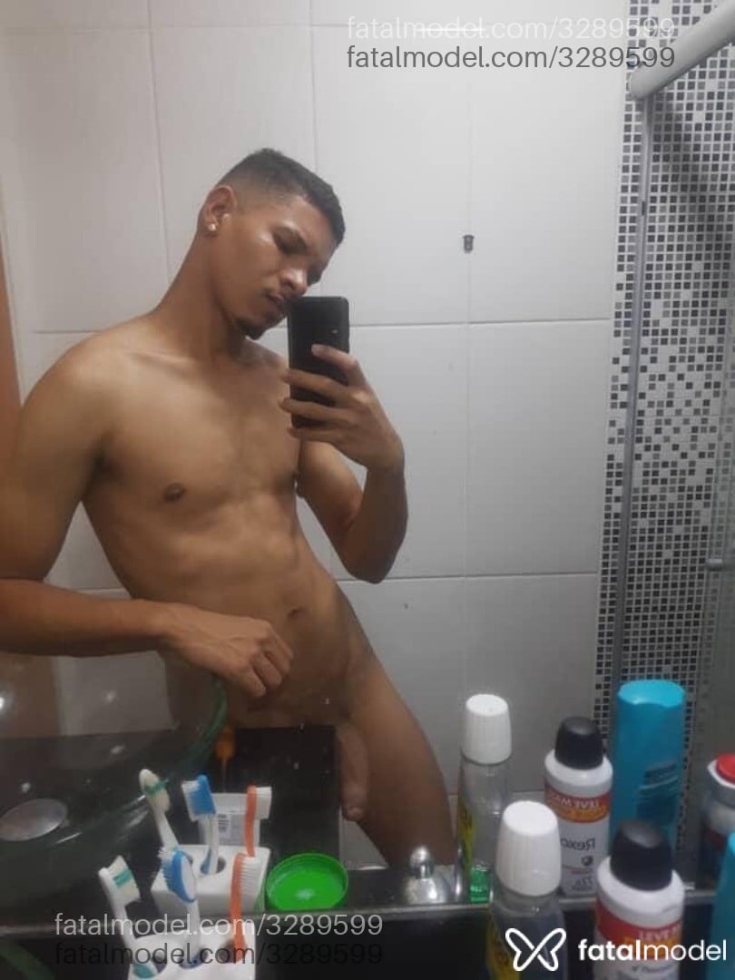 Acompanhante homem com cabelo castanho de olhos castanhos em Belo Horizonte - Boydemoto
