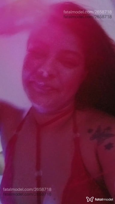 Acompanhante mulher morena (o) de olhos castanhos em Itapetininga Acompanhante mulher morena (o) de olhos castanhos em Itapetininga - Samara Zahir
