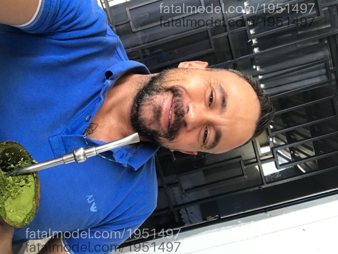 Acompanhante homem morena (o) de olhos castanhos em Itapema - Gpdosul