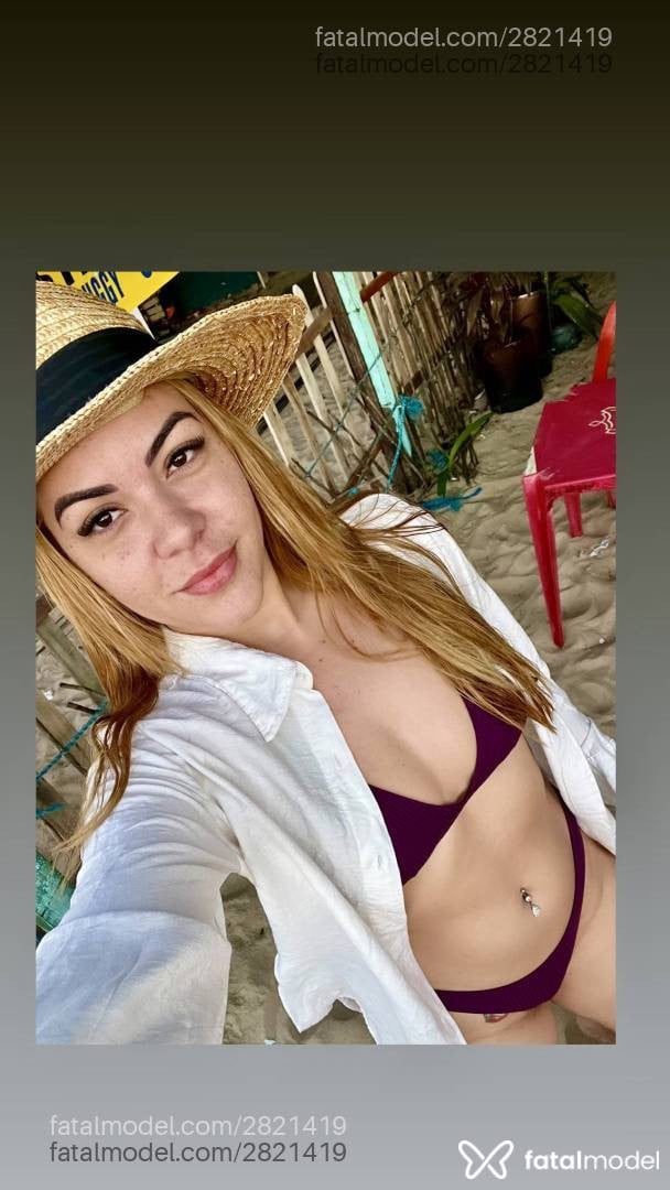 Acompanhante mulher loira (o) de olhos castanhos - Isabella