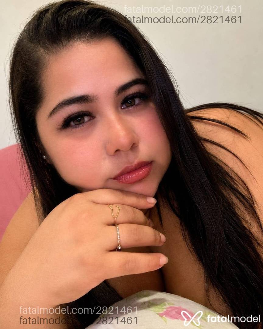 Acompanhante mulher com cabelo castanho de olhos verdes - Gabriella