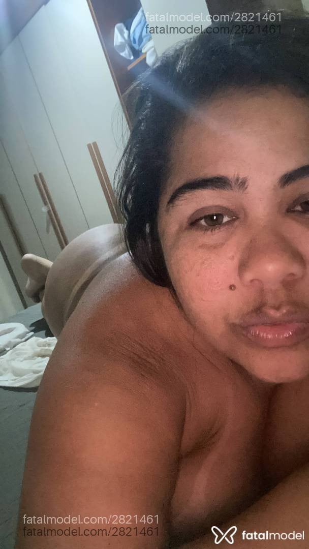 Acompanhante mulher com cabelo castanho de olhos verdes em Araruama - Gabriella