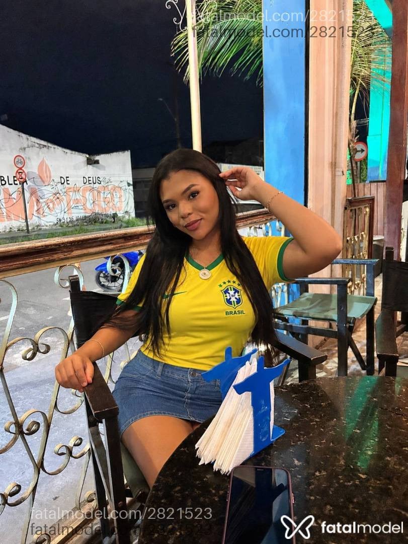 Acompanhante mulher morena (o) de olhos pretos - Tábata