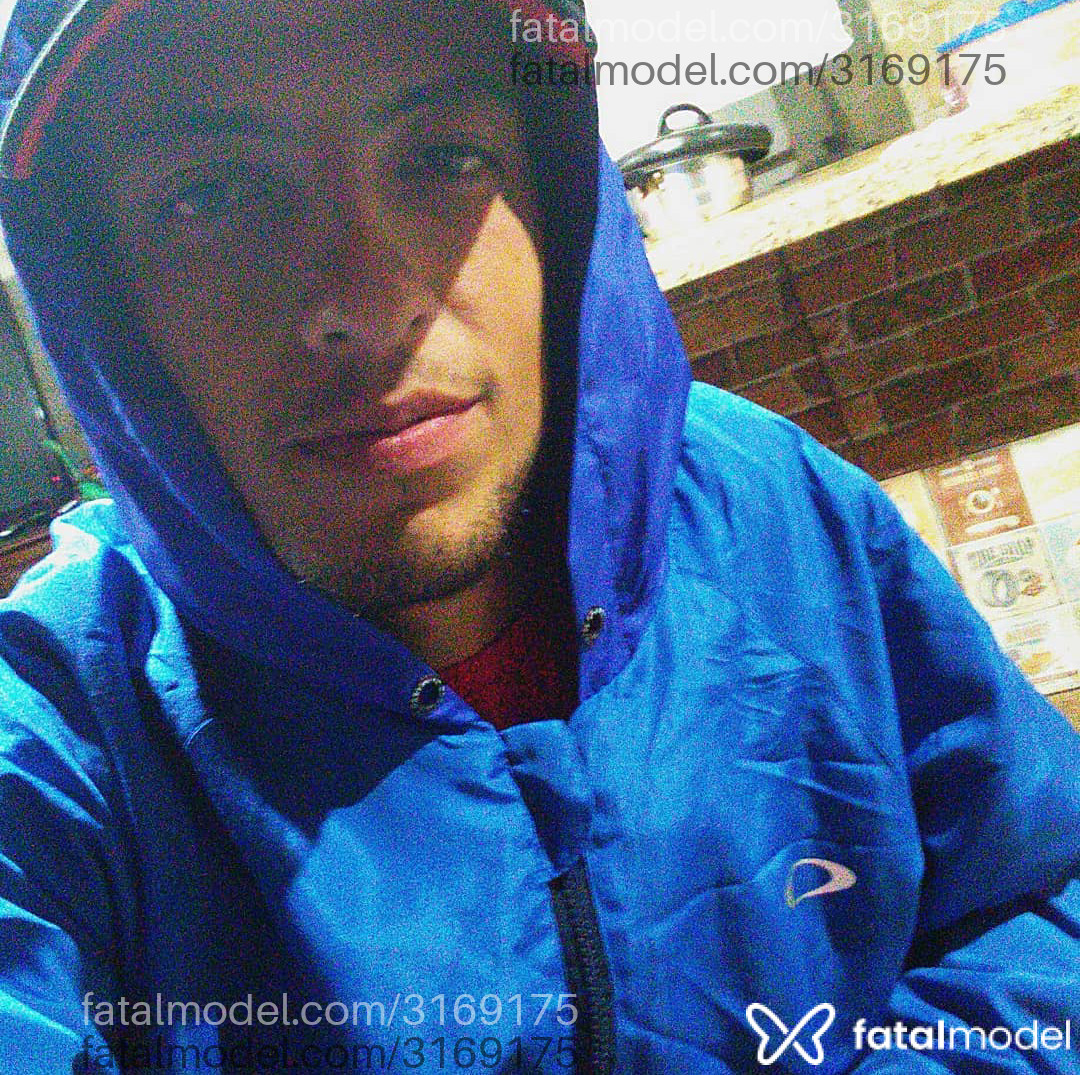 Acompanhante homem morena (o) de olhos castanhos em São Paulo - Victorino