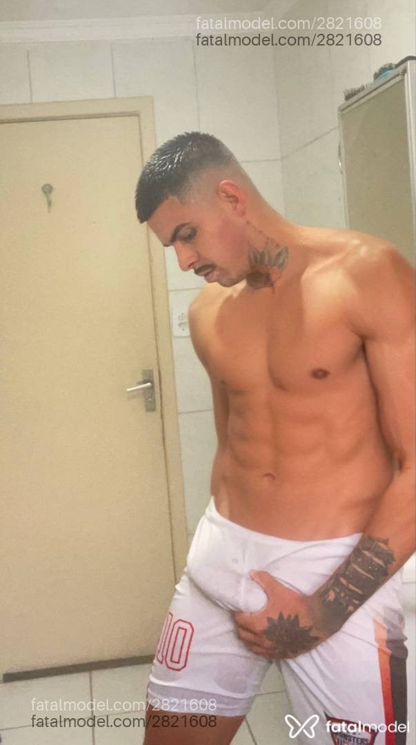 Acompanhante homem morena (o) de olhos castanhos - Felipe Alves