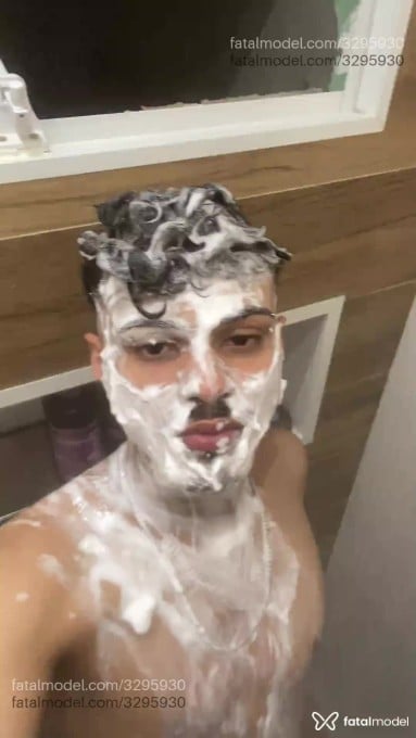 Acompanhante homem com cabelo castanho de olhos castanhos em Virtual - Gabriel