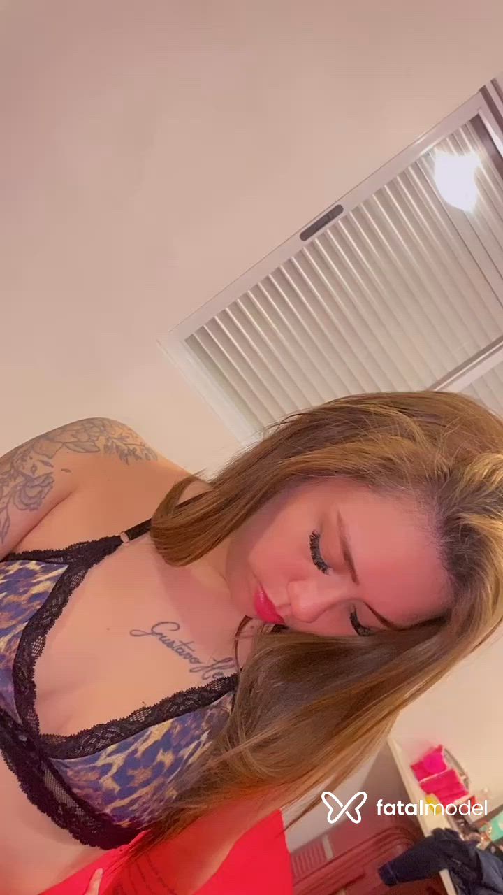 Acompanhante mulher com cabelo castanho de olhos pretos - Japaa