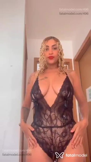 Acompanhante mulher loira (o) de olhos castanhos em Uberlândia - Barbara