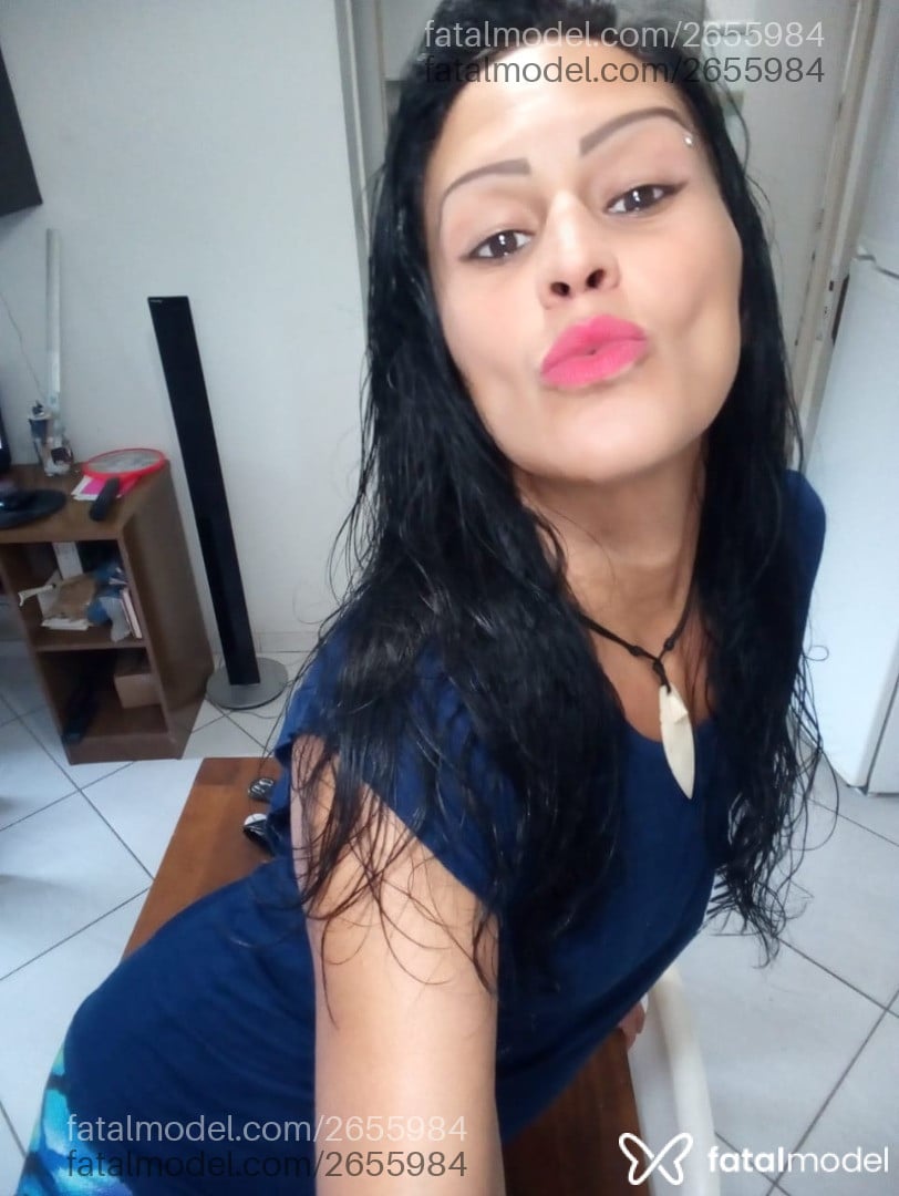 Acompanhante mulher com cabelo castanho de olhos castanhos em Cabo Frio Acompanhante mulher com cabelo castanho de olhos castanhos em Cabo Frio - Larissa