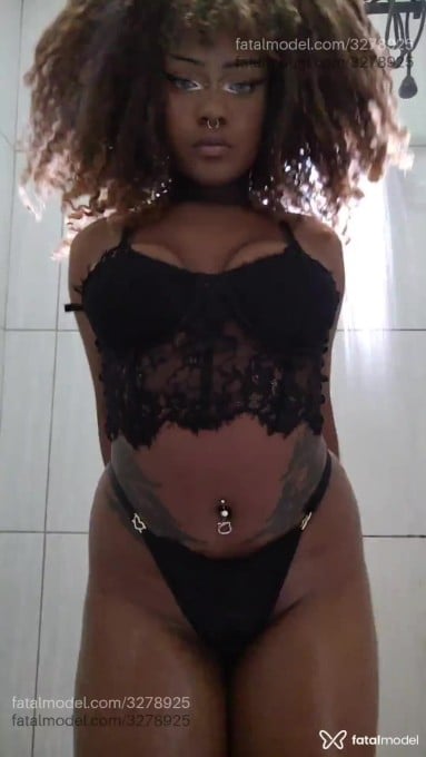Acompanhante mulher ruiva (o) de olhos pretos em São Paulo - Ebony