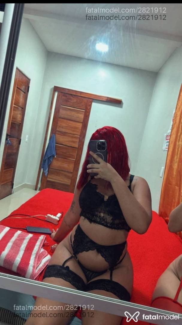 Acompanhante mulher ruiva (o) de olhos pretos - Jasminy Sales