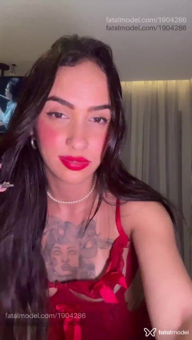 Acompanhante mulher com cabelo castanho de olhos castanhos em Garanhuns - Bia Sophie