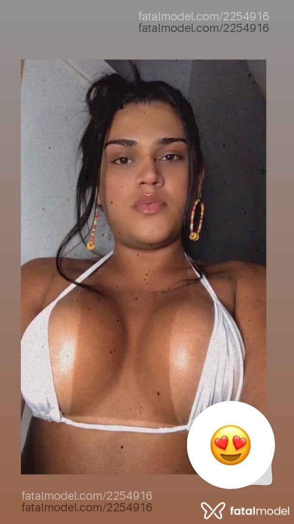Acompanhante mulher trans morena (o) de olhos castanhos em Duque de Caxias Acompanhante mulher trans morena (o) de olhos castanhos em Duque de Caxias - Kamilly Cavalcante