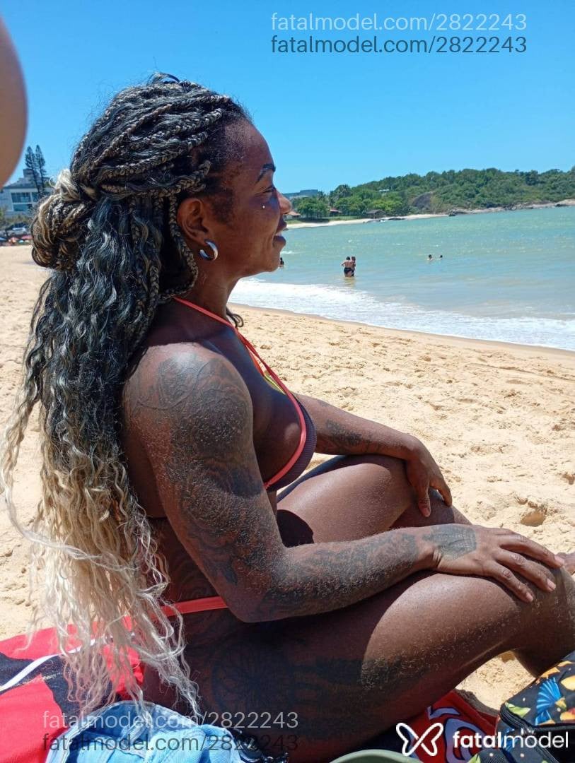 Acompanhante mulher morena (o) de olhos castanhos - Katrina