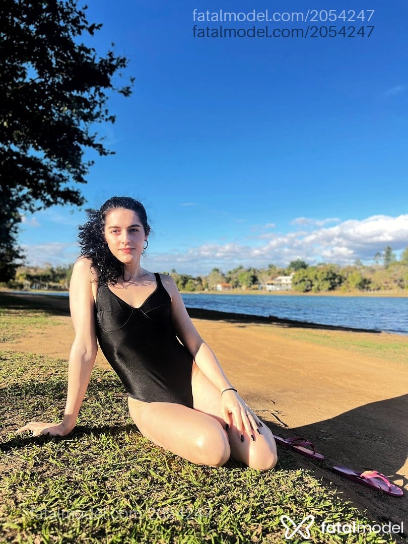 Acompanhante mulher trans morena (o) de olhos verdes em Divinópolis - Dita Faria