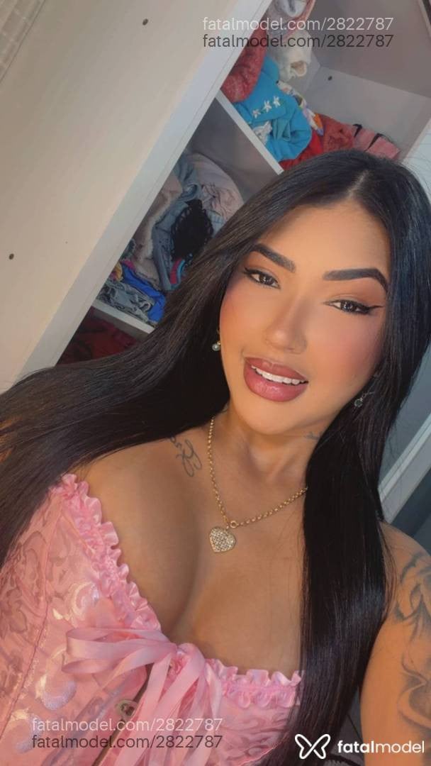 Acompanhante mulher morena (o) de olhos pretos - Gabriela Liz