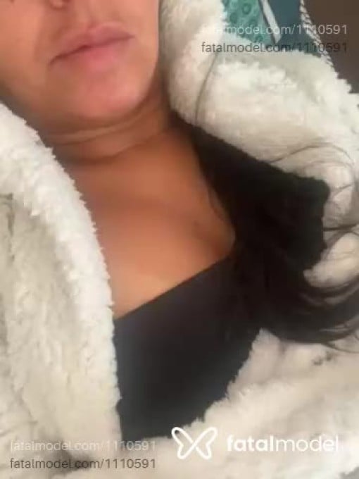 Acompanhante mulher com cabelo castanho de olhos castanhos em Chapecó Acompanhante mulher com cabelo castanho de olhos castanhos em Chapecó - Martina