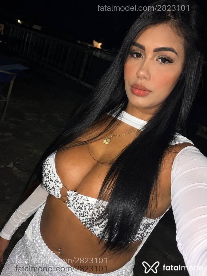 Acompanhante mulher morena (o) de olhos pretos - Thaissa