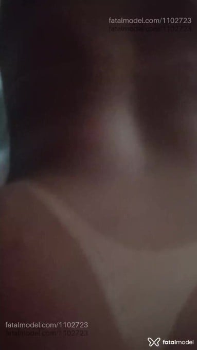Acompanhante homem com cabelo grisalho de olhos castanhos - Leonardo Acompanhante homem com cabelo grisalho de olhos castanhos - Leonardo