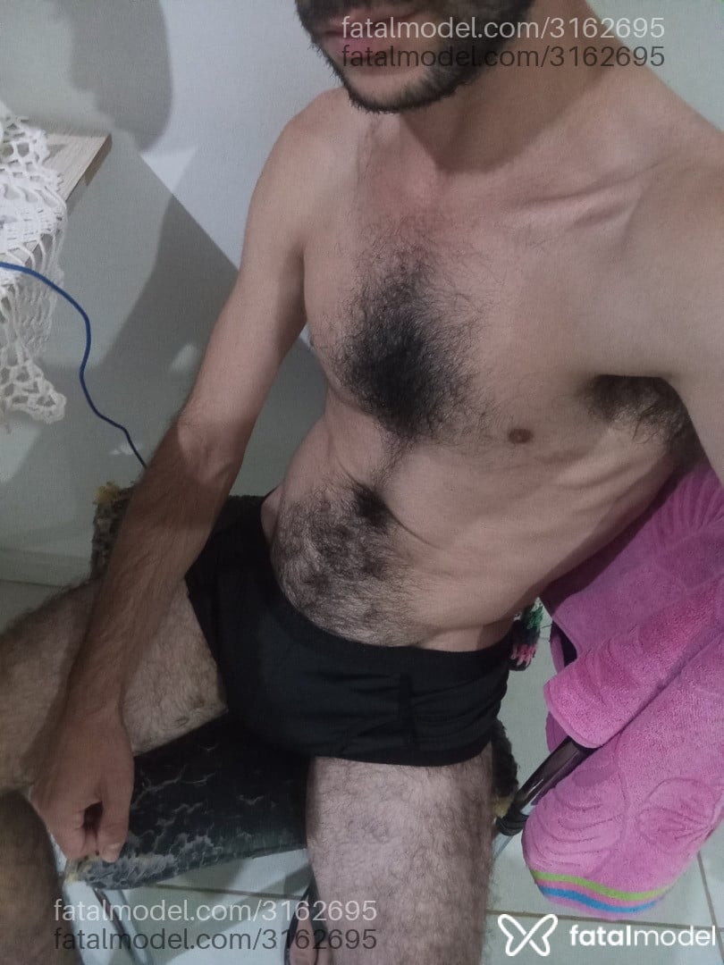 Acompanhante homem com cabelo castanho de olhos castanhos em Maringá - Alec