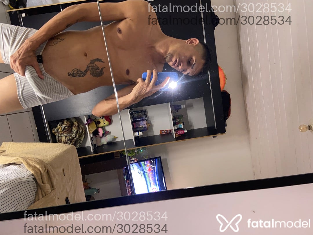 Acompanhante homem morena (o) de olhos castanhos em Virtual - Fenix