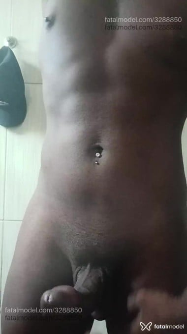 Acompanhante homem morena (o) de olhos pretos - Henryque Acompanhante homem morena (o) de olhos pretos - Henryque