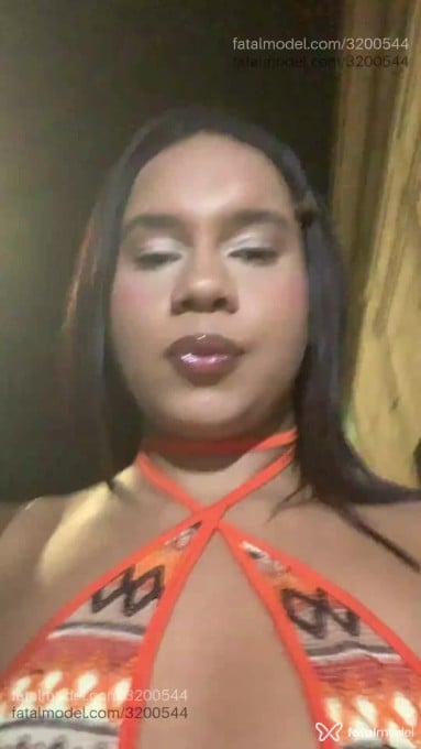 Acompanhante mulher trans com cabelo castanho de olhos mel em Campina Grande Acompanhante mulher trans com cabelo castanho de olhos mel em Campina Grande - Maya Victoria