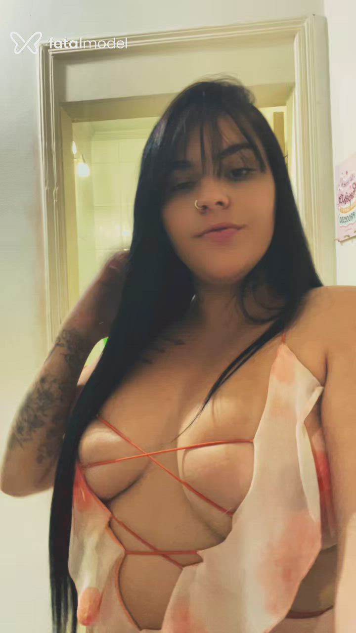Acompanhante mulher morena (o) de olhos castanhos - Gabriella
