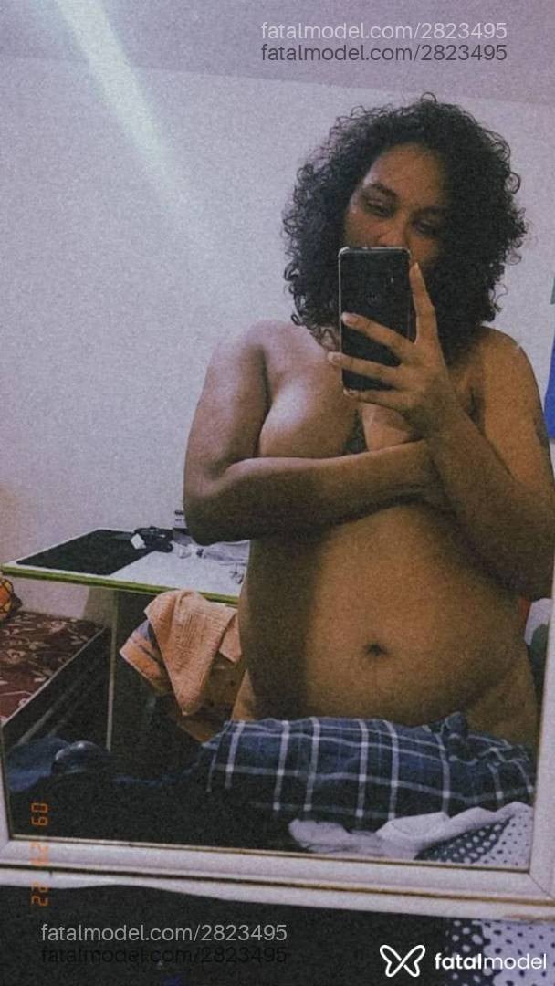 Acompanhante mulher morena (o) de olhos castanhos em Virtual - Lua