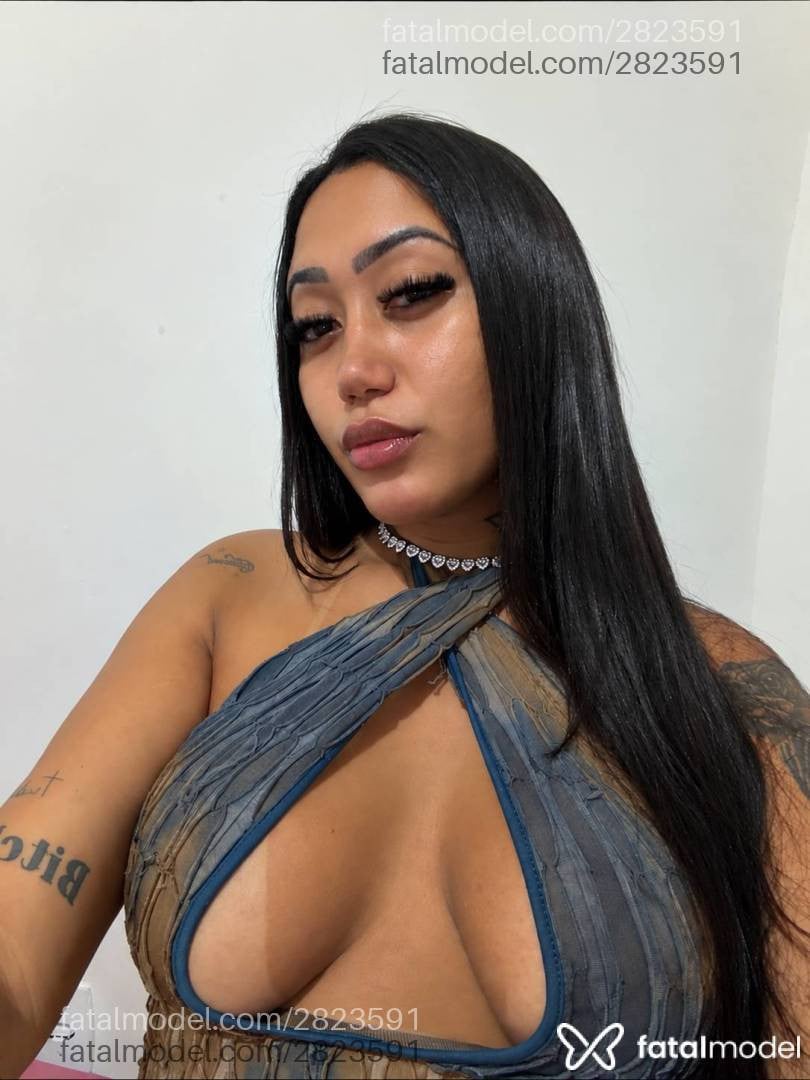 Acompanhante mulher trans morena (o) de olhos pretos - Bella
