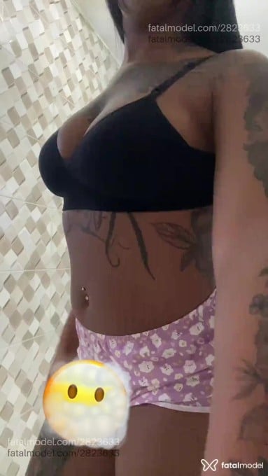 Acompanhante mulher morena (o) de olhos pretos - Thainá