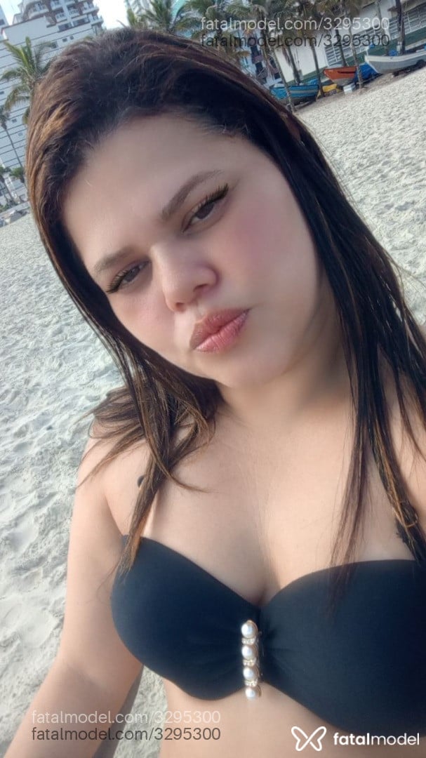 Acompanhante mulher com cabelo castanho de olhos mel em São Paulo - Cristiane Sousa