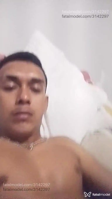 Acompanhante homem com cabelo castanho de olhos castanhos em Manaus Acompanhante homem com cabelo castanho de olhos castanhos em Manaus - Manoel