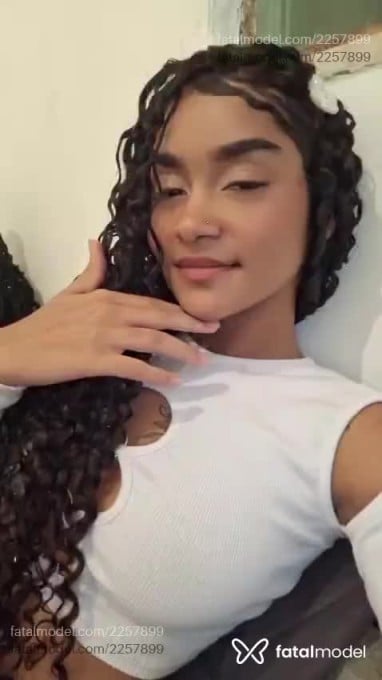 Acompanhante mulher morena (o) de olhos castanhos em Cabo Frio - Cristal