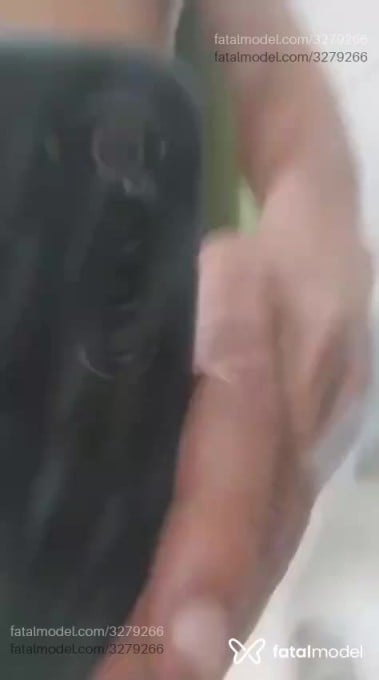 Acompanhante homem com cabelo grisalho de olhos pretos - Christian Acompanhante homem com cabelo grisalho de olhos pretos - Christian