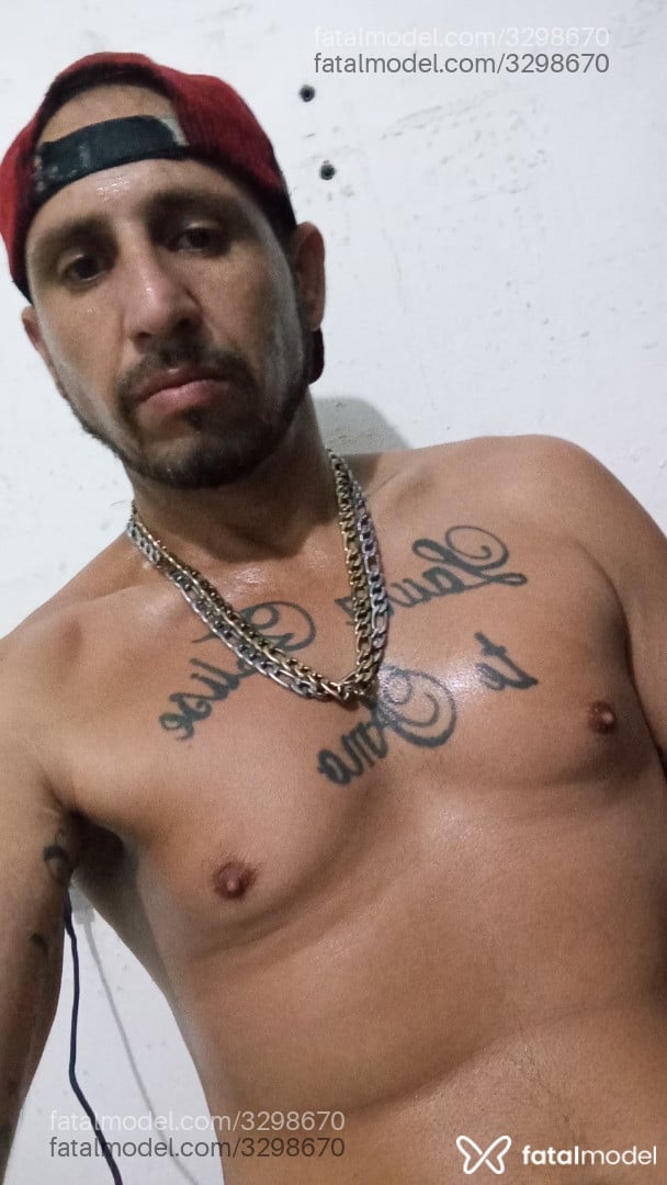 Acompanhante homem com cabelo castanho de olhos castanhos em Carapicuíba - John Alan Dos Sant