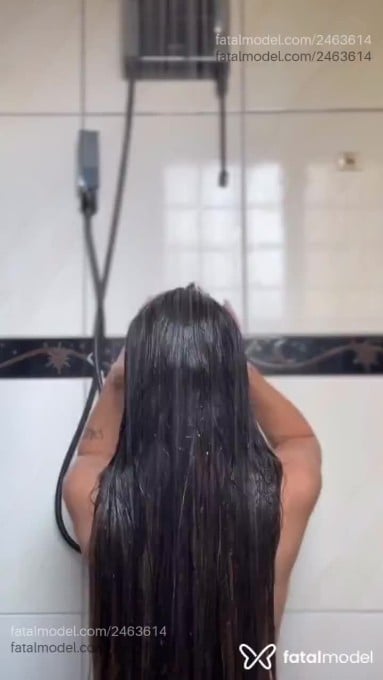 Acompanhante mulher com cabelo castanho de olhos castanhos em Salvador - Japinhaa