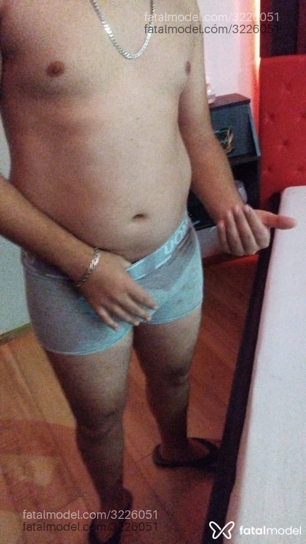 Acompanhante homem com cabelo castanho de olhos castanhos em Toledo Acompanhante homem com cabelo castanho de olhos castanhos em Toledo - Sadan Henrique