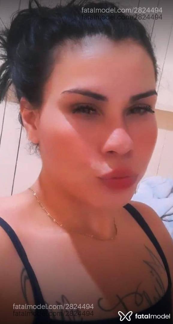 Acompanhante mulher com cabelo castanho de olhos castanhos - Rodrigues