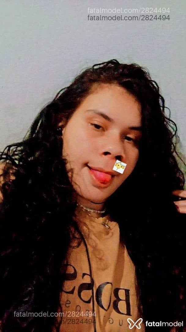 Acompanhante mulher com cabelo castanho de olhos castanhos - Rodrigues
