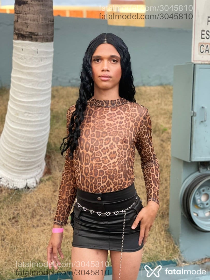 Acompanhante mulher trans loira (o) de olhos castanhos em Ibitinga Acompanhante mulher trans loira (o) de olhos castanhos em Ibitinga - Letícia