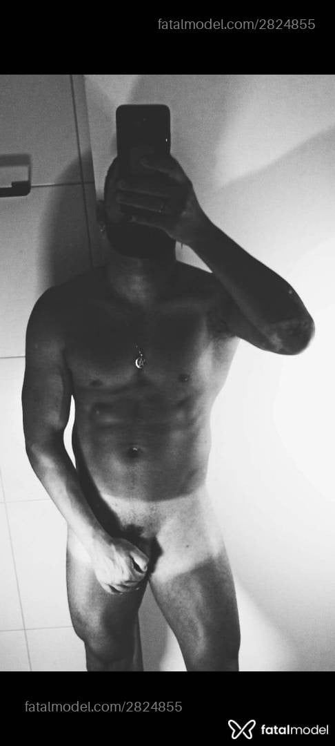 Acompanhante homem morena (o) de olhos castanhos - Mateus