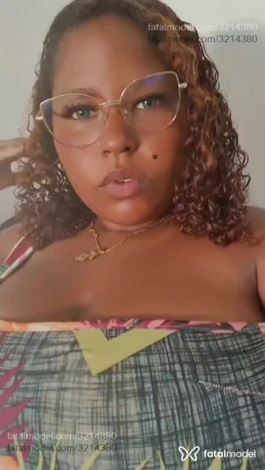 Acompanhante mulher morena (o) de olhos pretos em Rio de Janeiro Acompanhante mulher morena (o) de olhos pretos em Rio de Janeiro - Bruna