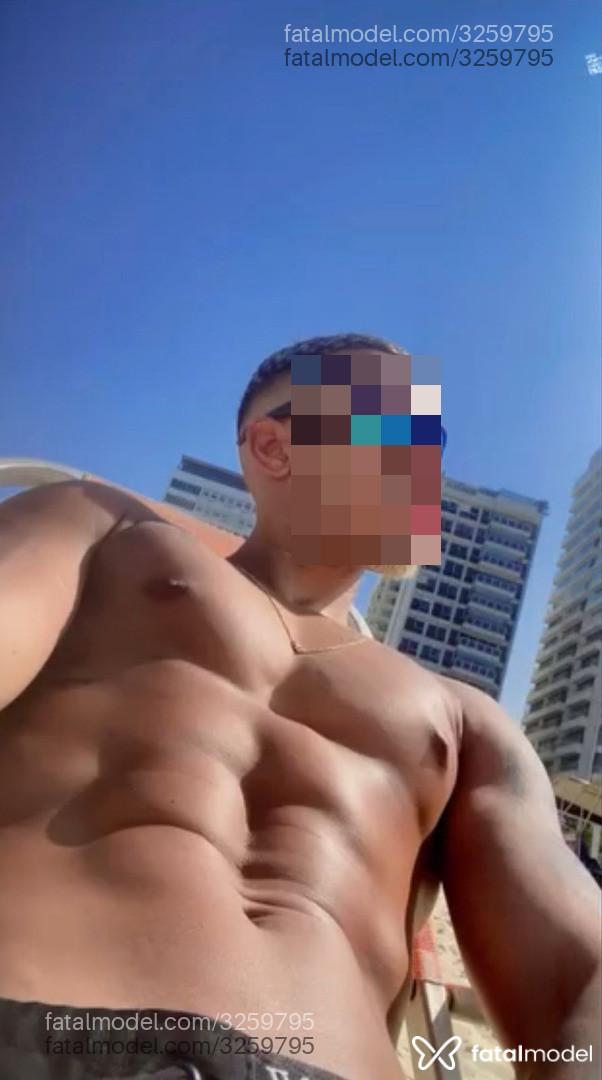 Acompanhante homem com cabelo castanho de olhos castanhos em Virtual - Ryan
