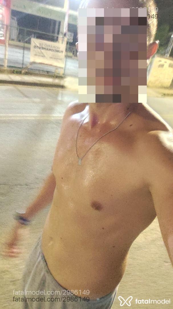 Acompanhante homem com cabelo castanho de olhos verdes - Marcus Vinicius