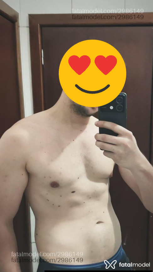 Acompanhante homem com cabelo castanho de olhos verdes - Marcus Vinicius