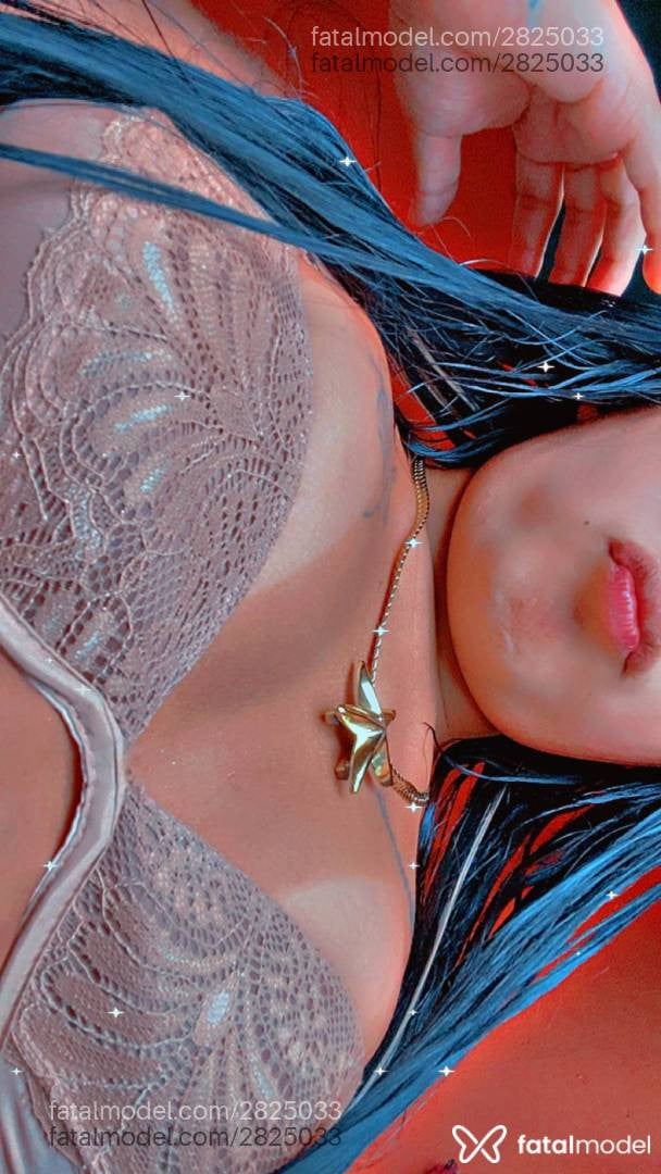 Acompanhante mulher trans morena (o) de olhos castanhos - Agatha Paiva