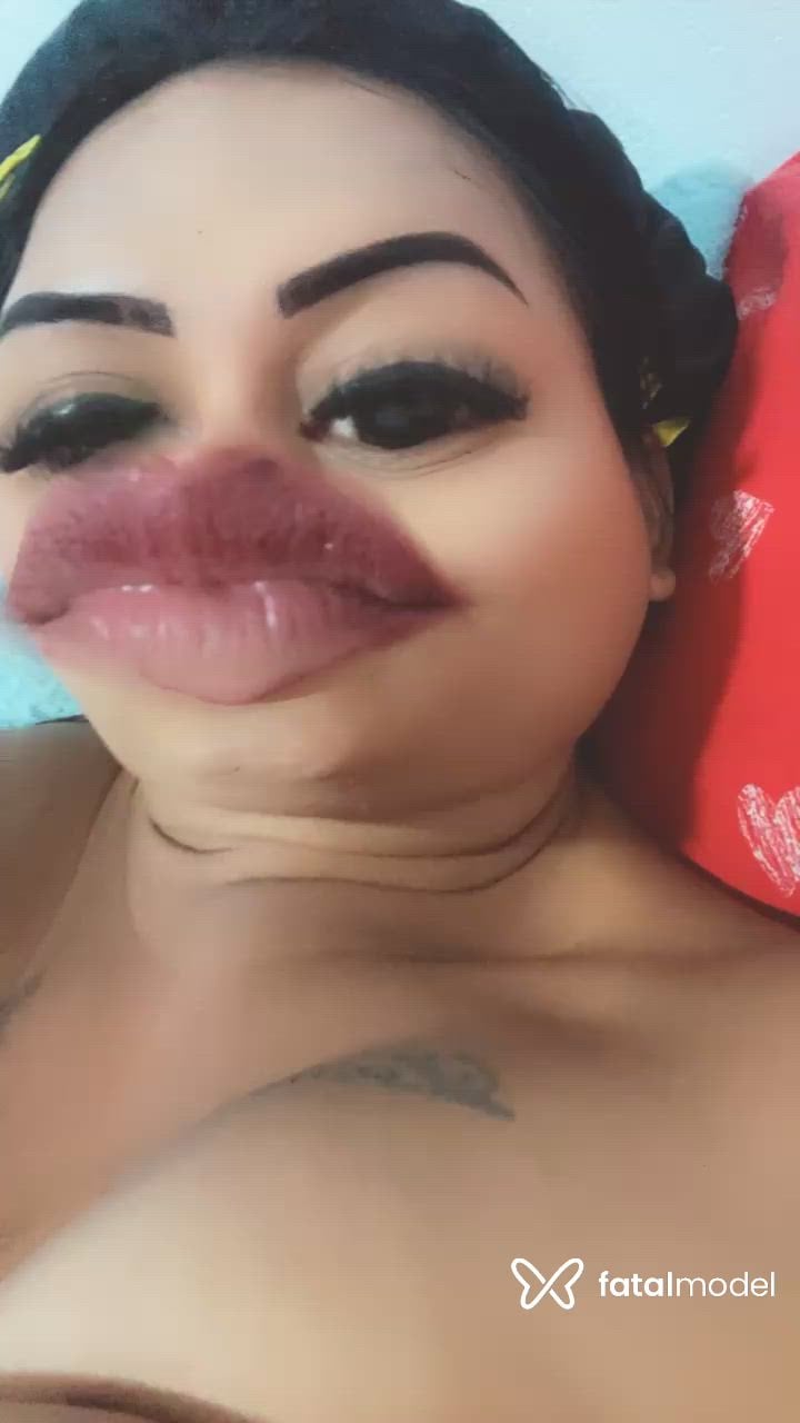 Acompanhante mulher trans morena (o) de olhos castanhos - Agatha Paiva
